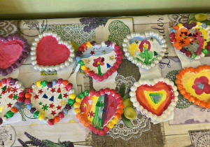 Wykonane serduszka dla dziadków.