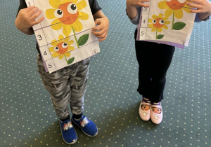 Ułożone puzzle "Kwiatki".